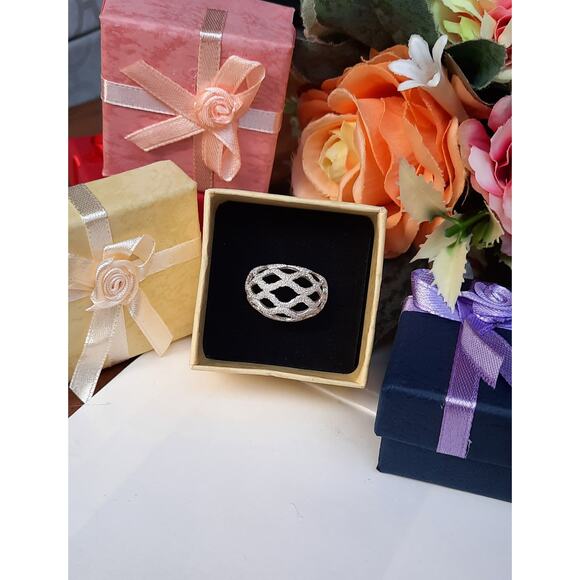 925 Peruvian Solid Silver Ring Womens Size 9.5 Embossed Rhombus Shape Cottage - Picture 1 of 9